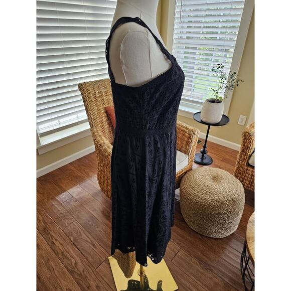 ANN TAYLOR Black Lace Strap Eyelet Flare Dress Women's Size 4 NWT - Picture 3 of 9
